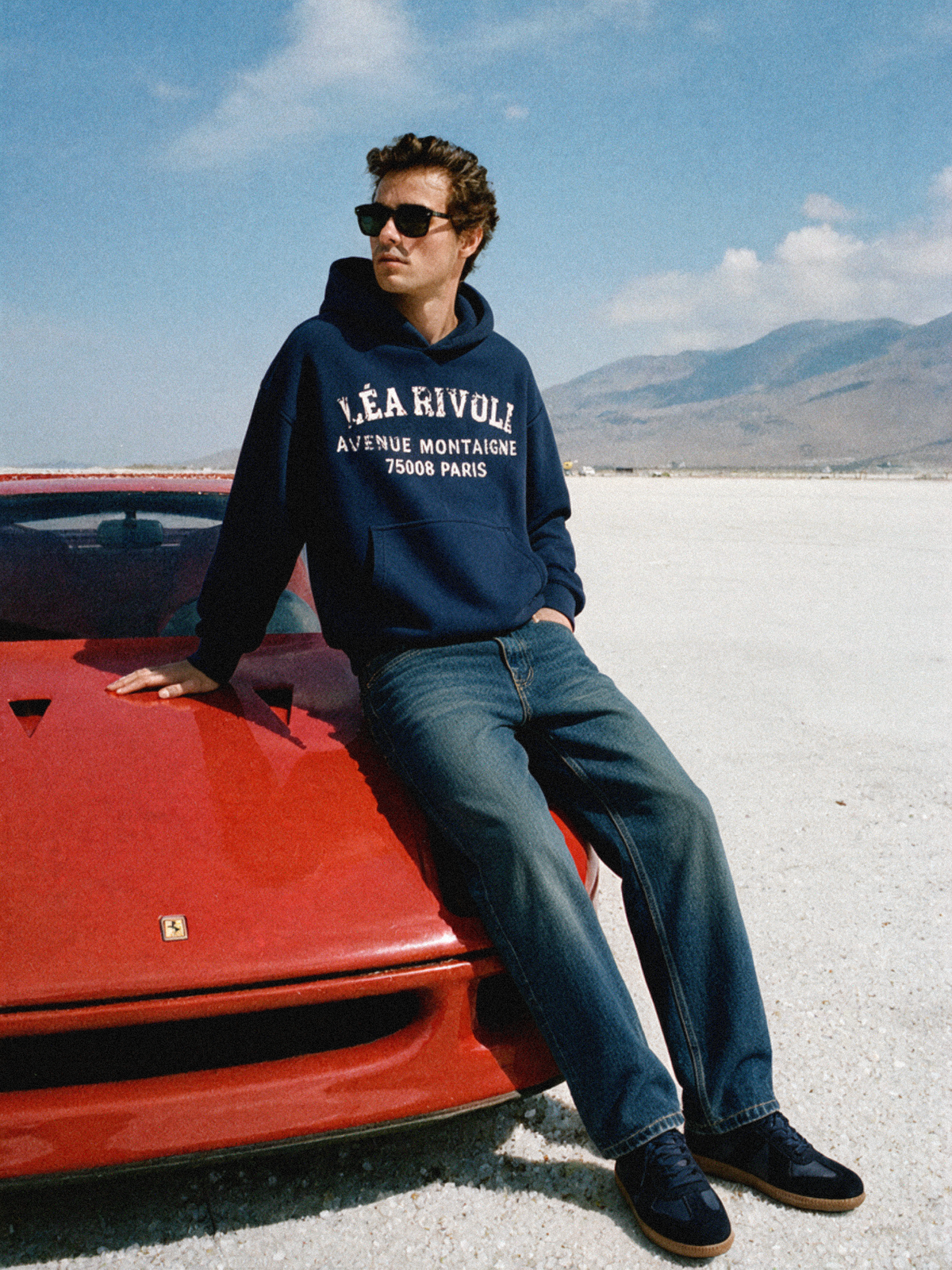 AVENUE MONTAIGNE HOODIE